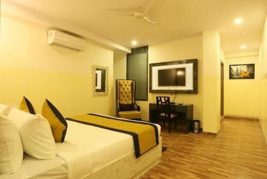 Hotel Plazzo Nowe Delhi Zewnętrze zdjęcie